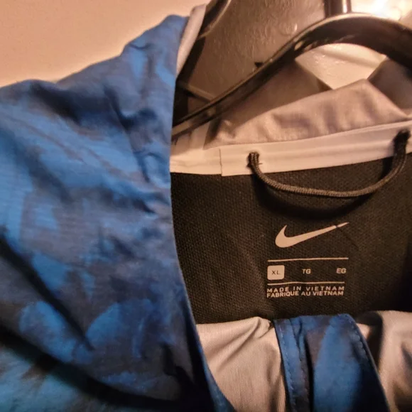 NikeLab X UNDERCOVER Tech Jacket - Picture 3 of 7